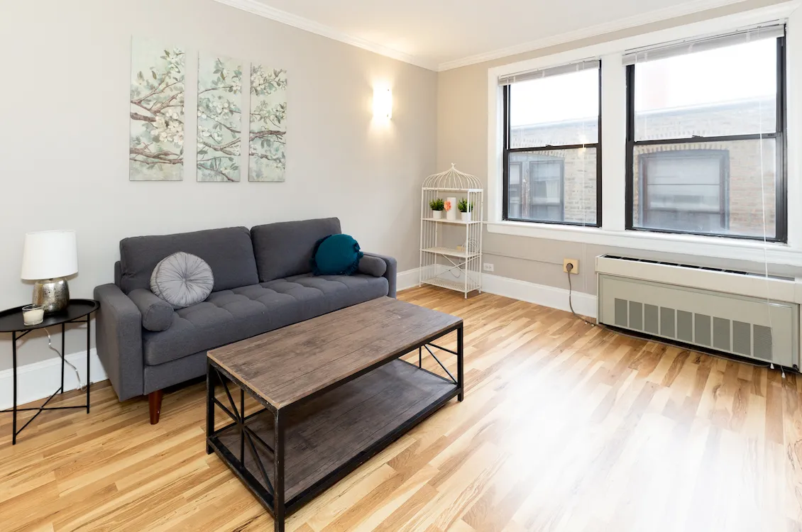 426 W SURF ST 60657-426 W. Surf-Chicago-IL