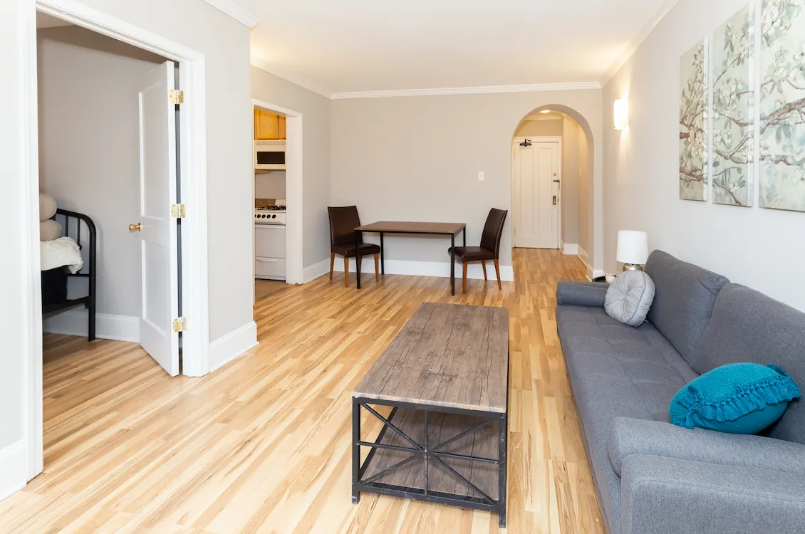 426 W SURF ST 60657-426 W. Surf-Chicago-IL