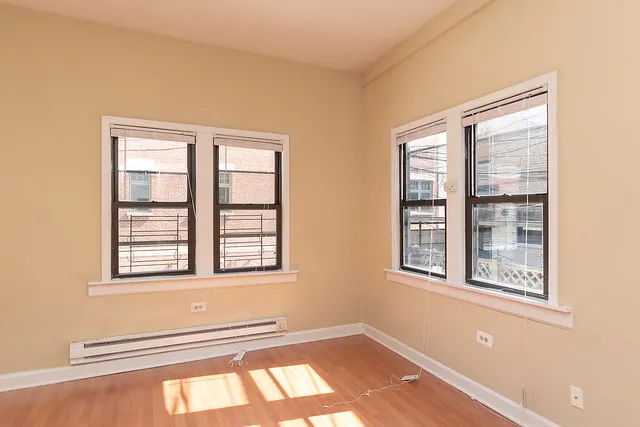 742 West Fullerton Apartments