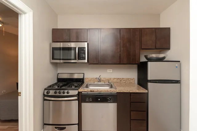 451 W. Wrightwood Apartments