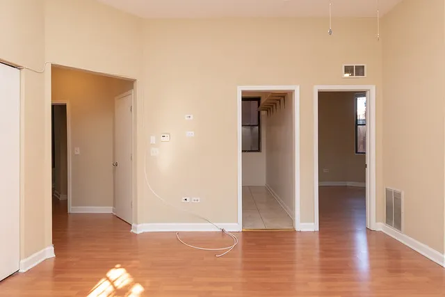 742 West Fullerton Apartments