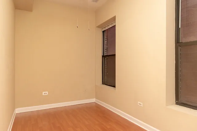 742 West Fullerton Apartments