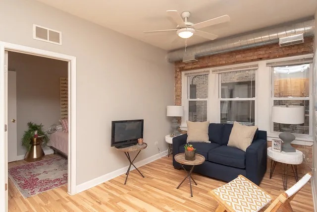 925 West Dakin Apartments