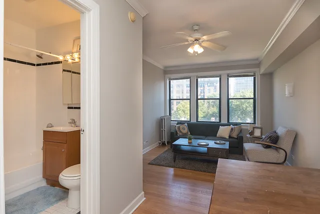 2828 N. Pine Grove Apartments