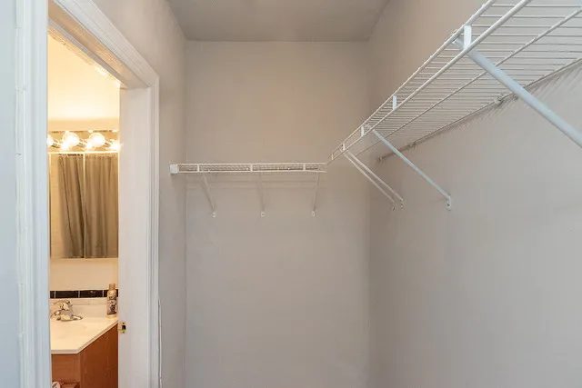 420 W. Surf Apartments