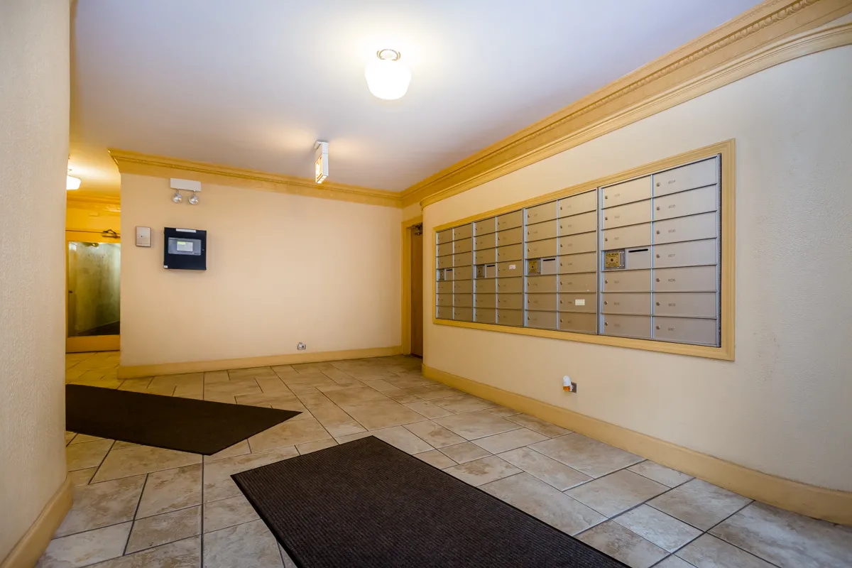 Ivy at Kenwood Apartments