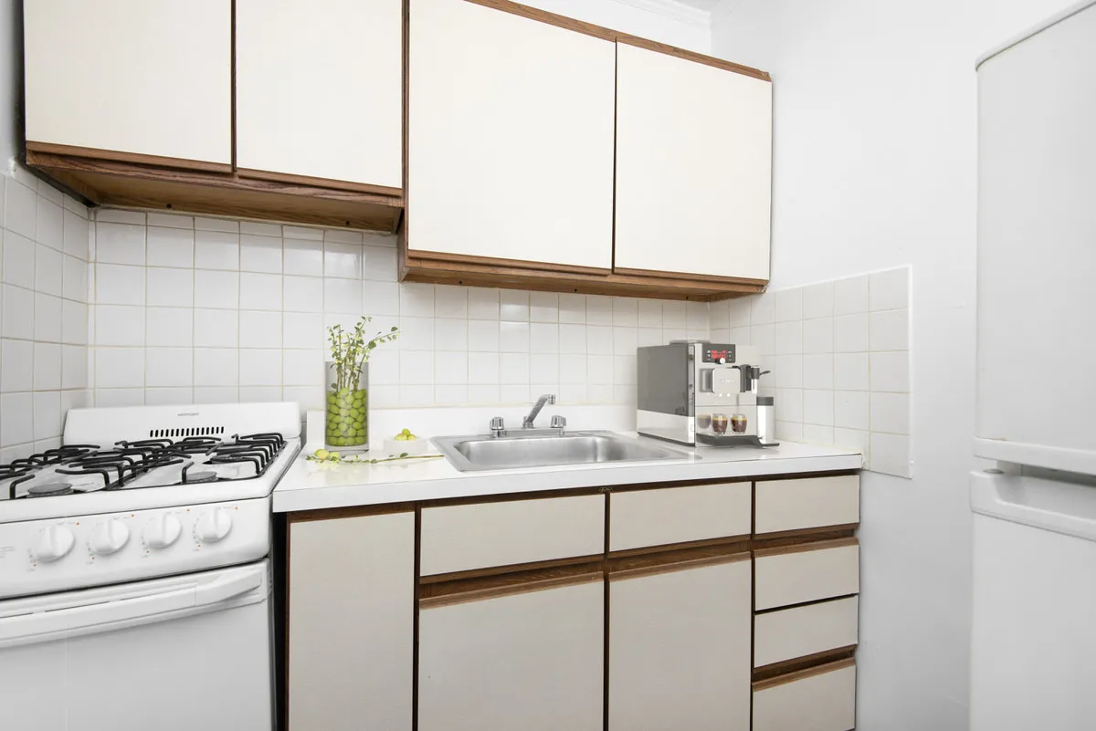 515 West Briar Apartments