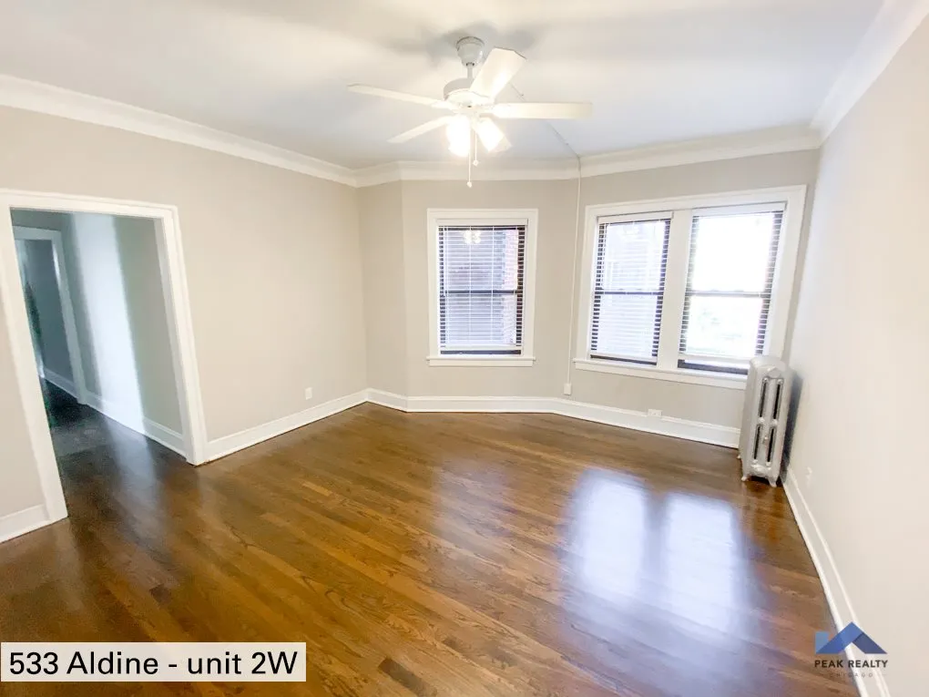 52737 W Aldine Apartments for Rent Chicago Domu