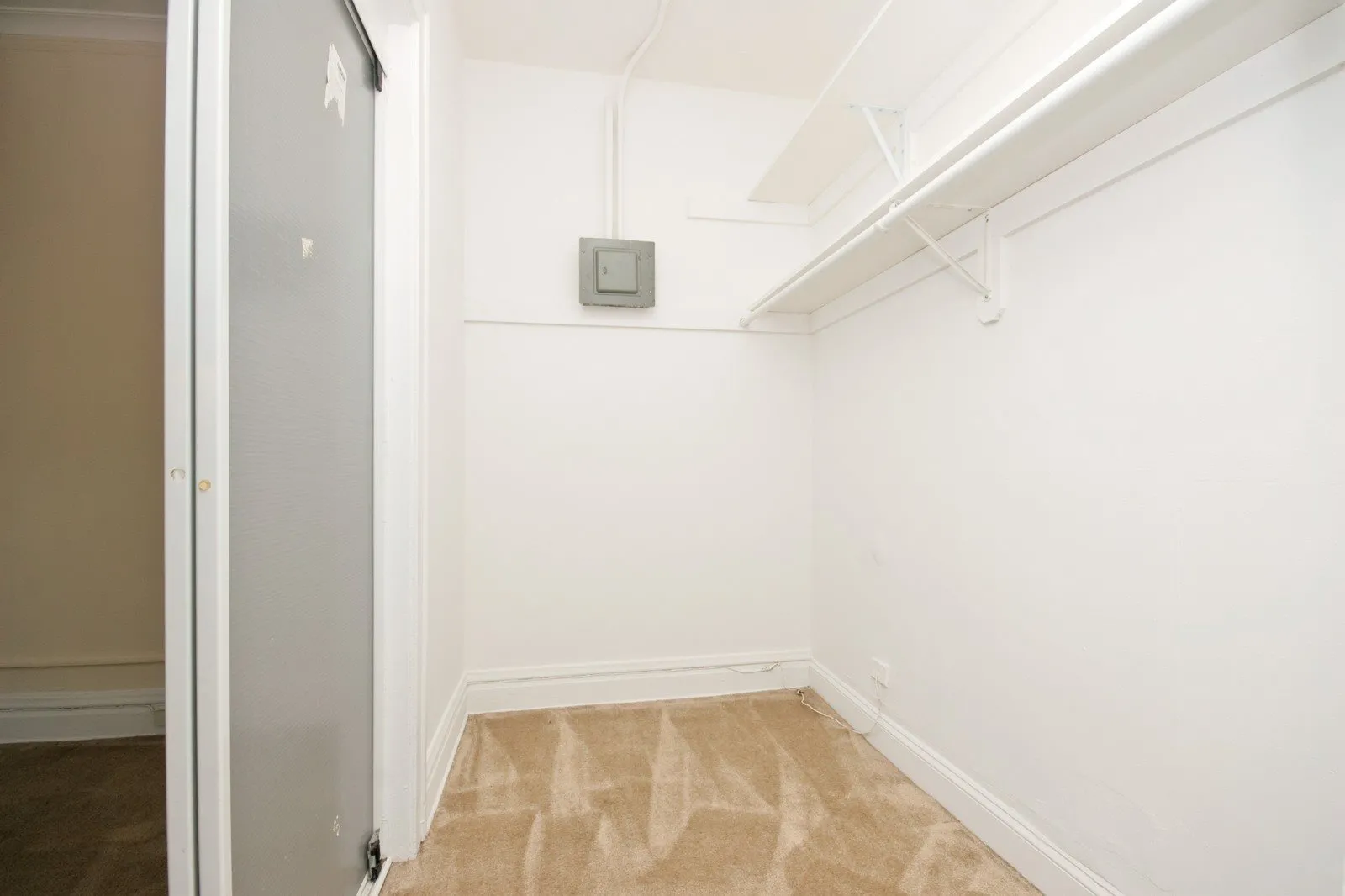 536 W. Grant Place Apartments