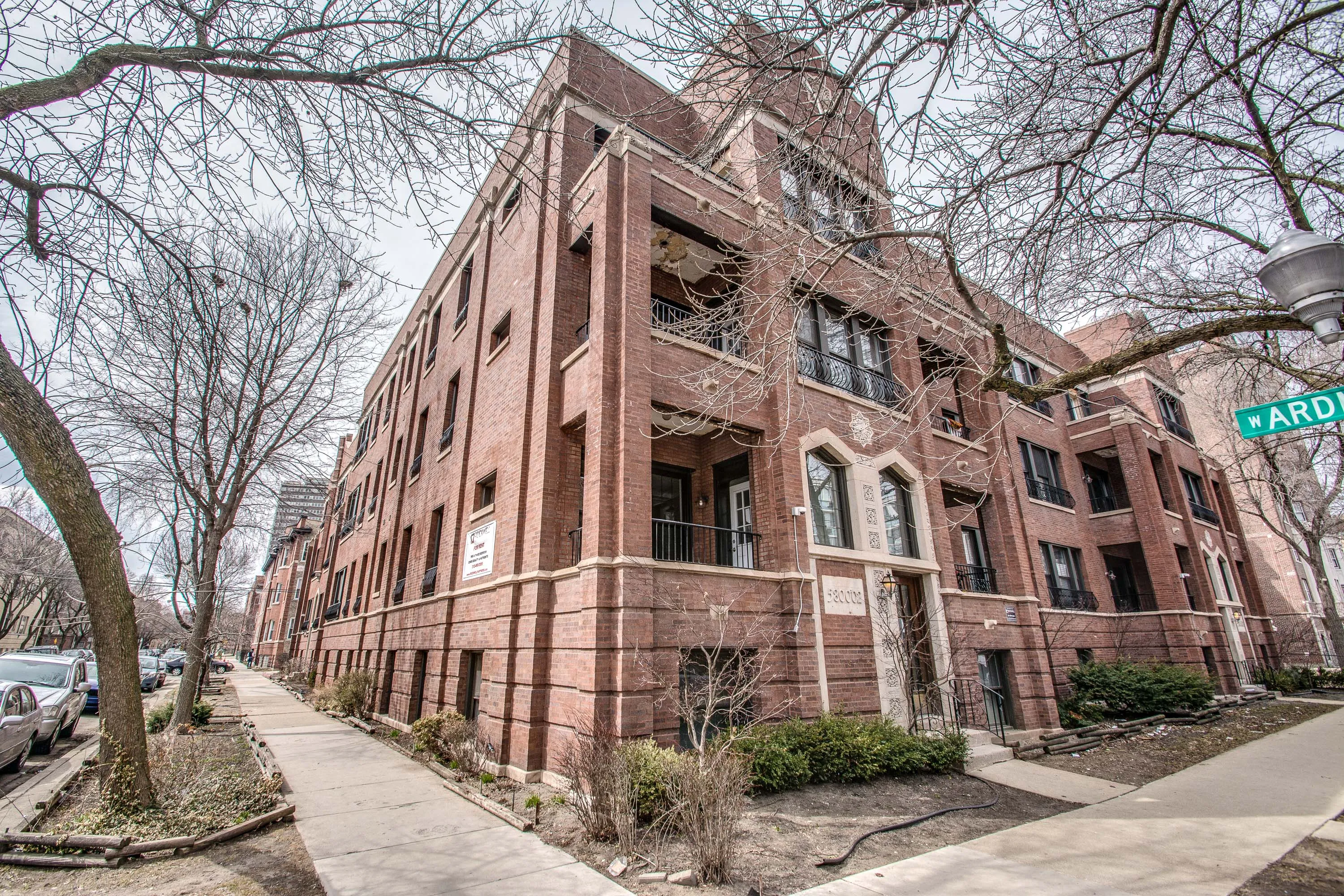 5800 North Kenmore Apartments