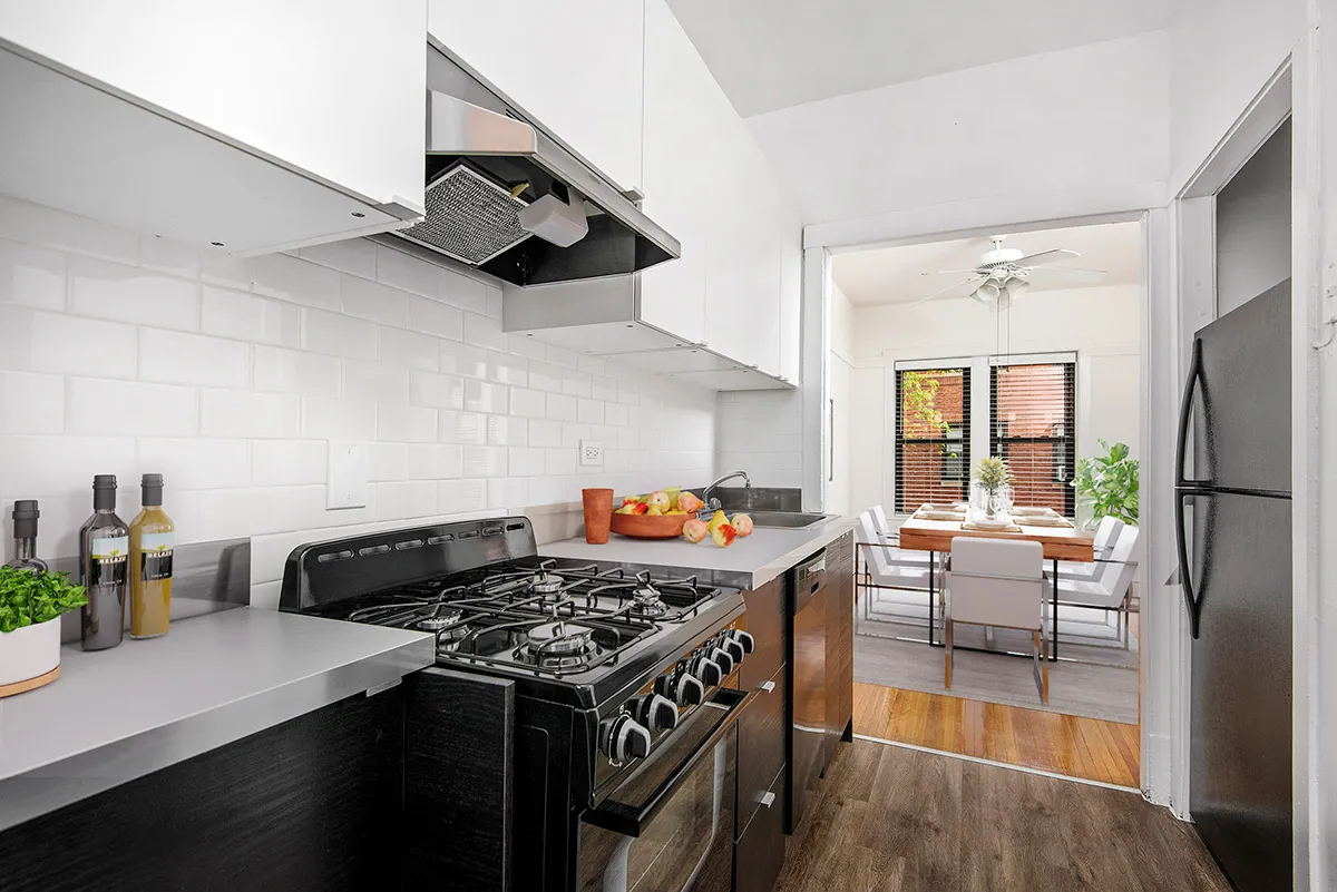 634 West Cornelia Apartments 