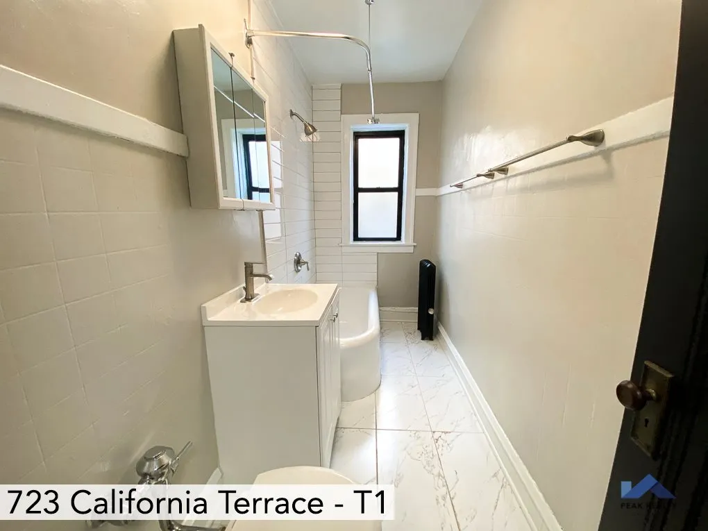 727-29 W. Briar Apartments