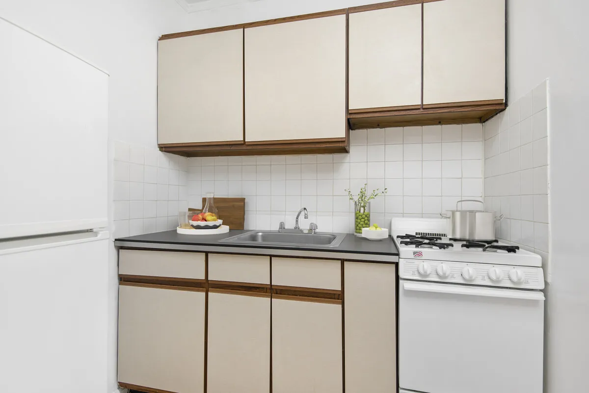 515 West Briar Apartments