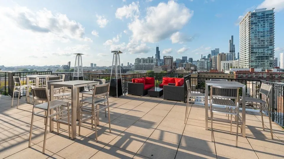 Arrive South Loop Apartments