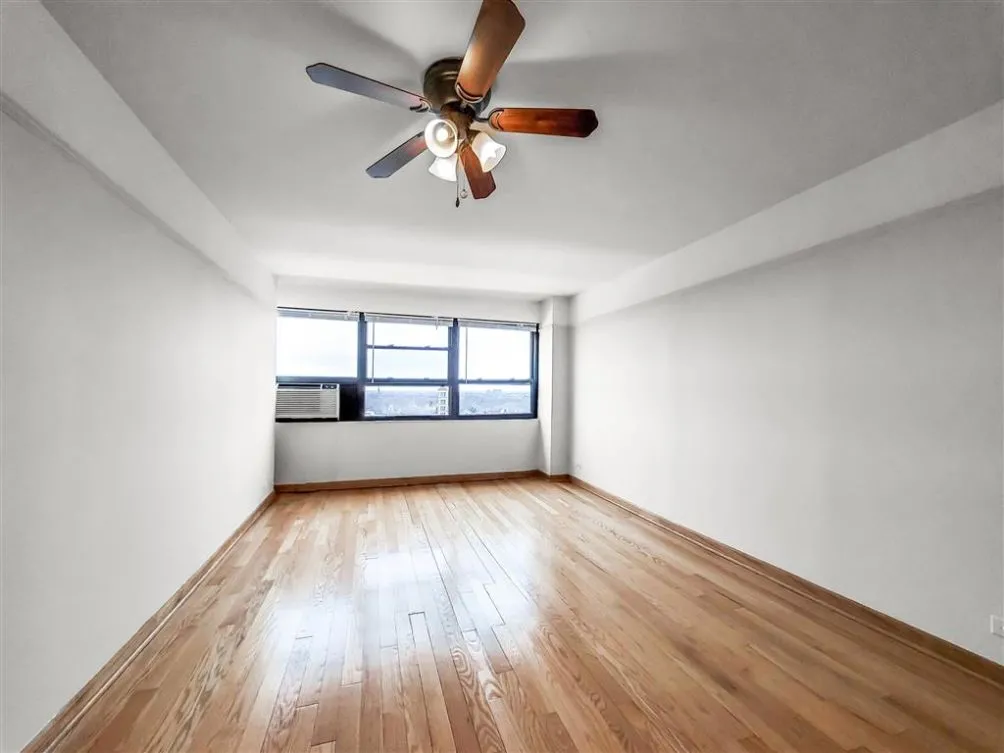 Buena Shores Apartments