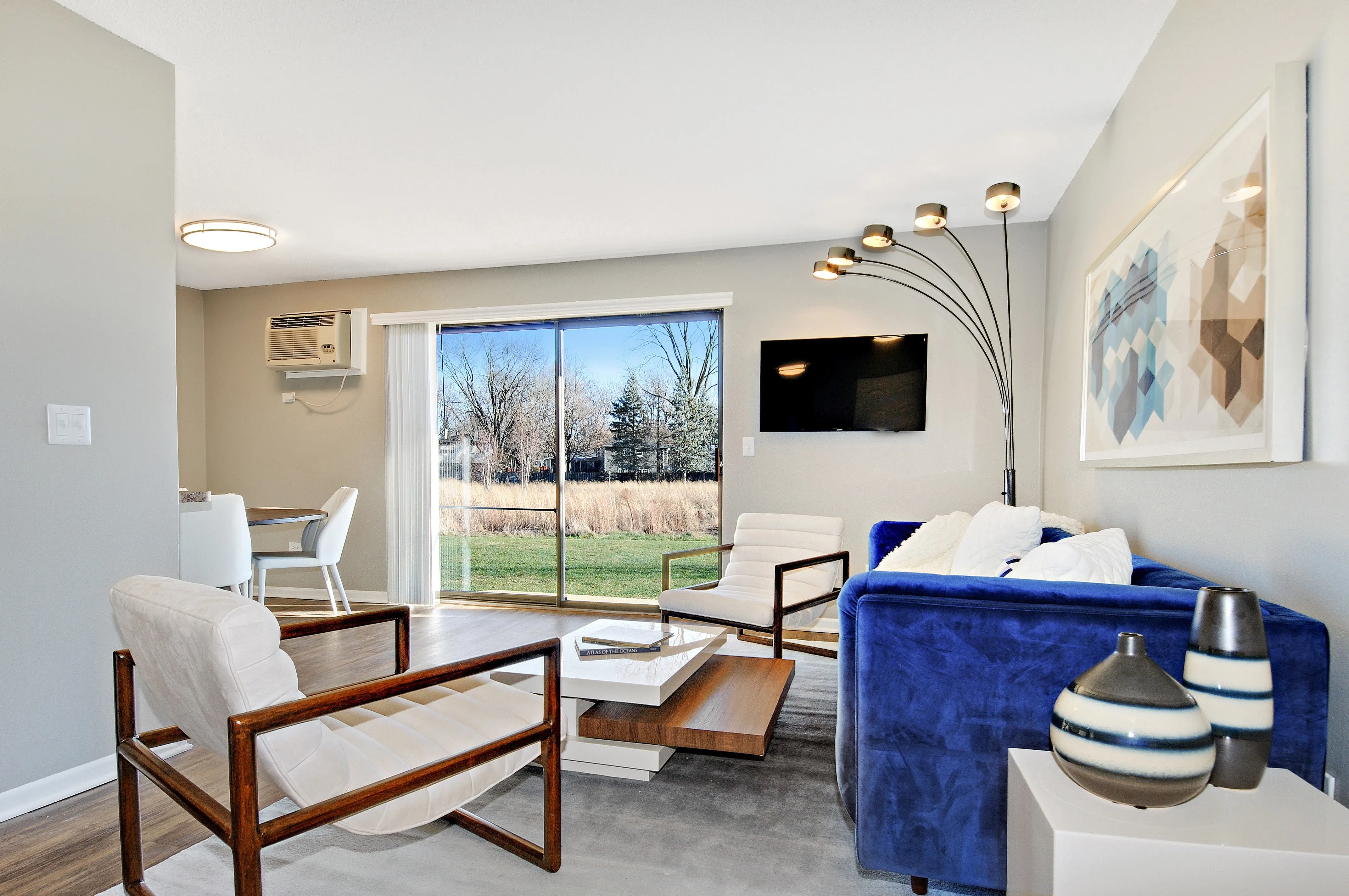 Fifteen98 Naperville Apartments