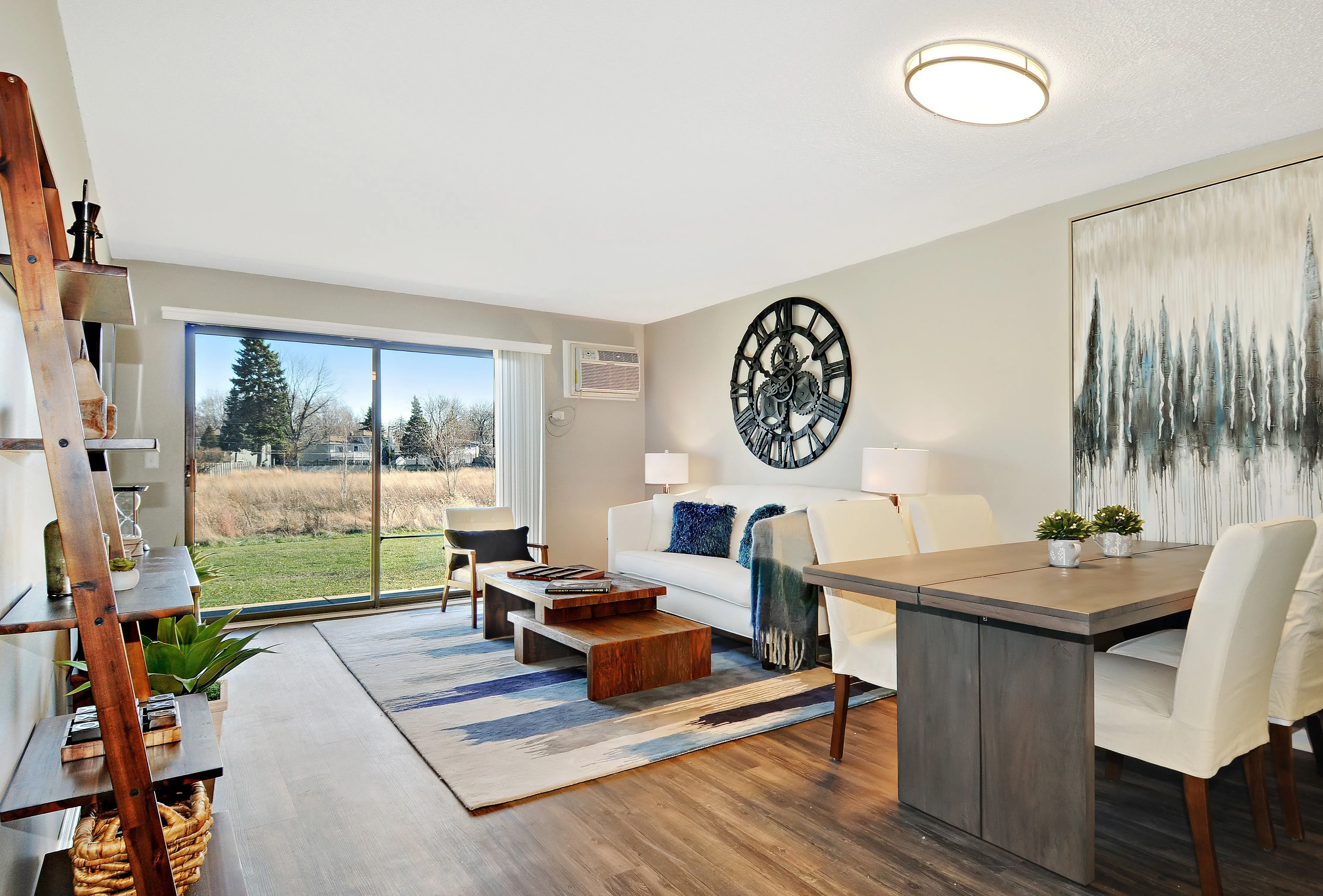 Fifteen98 Naperville Apartments