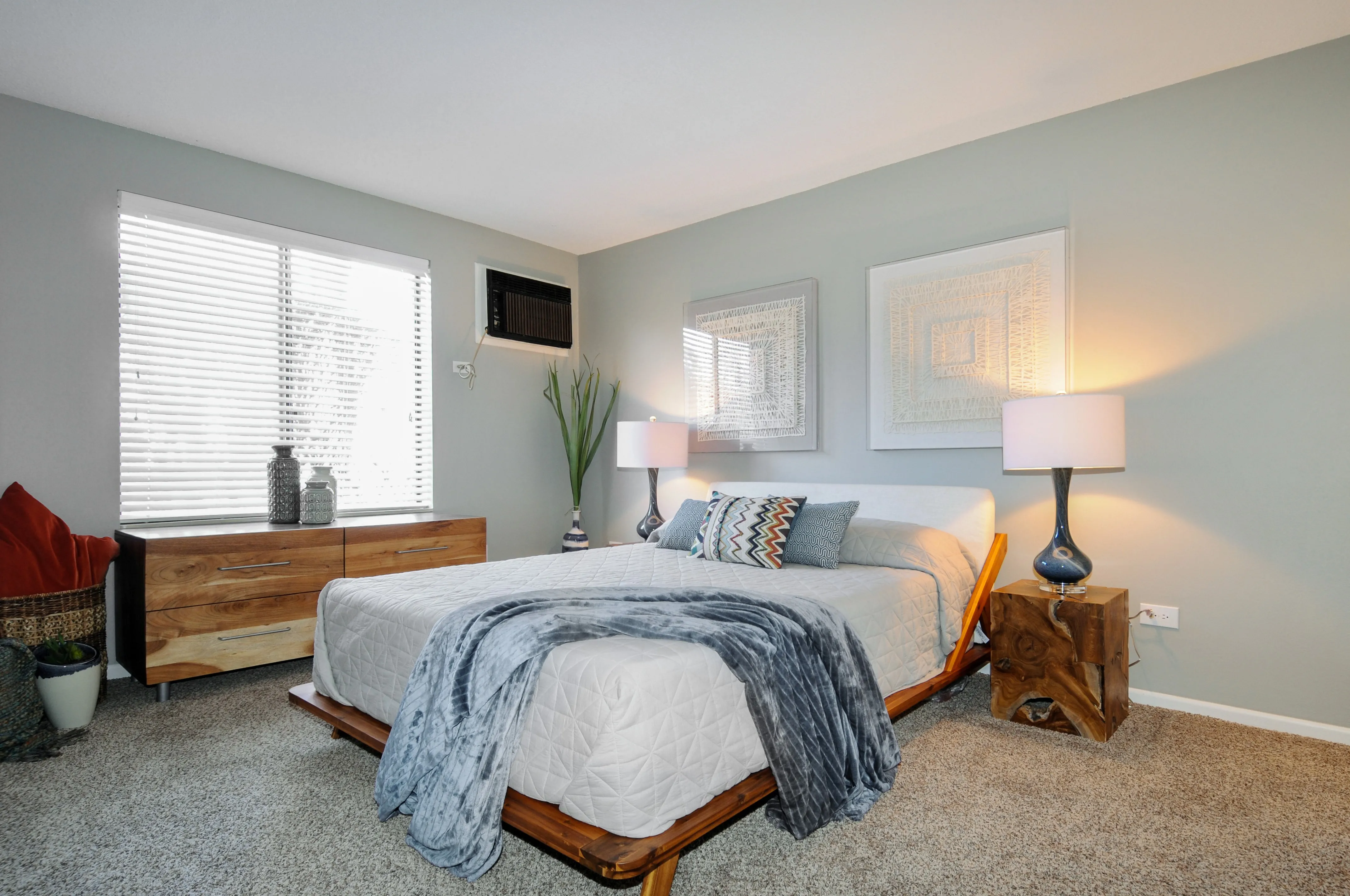 Fifteen98 Naperville Apartments