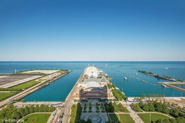 Lake Point Tower Apartments