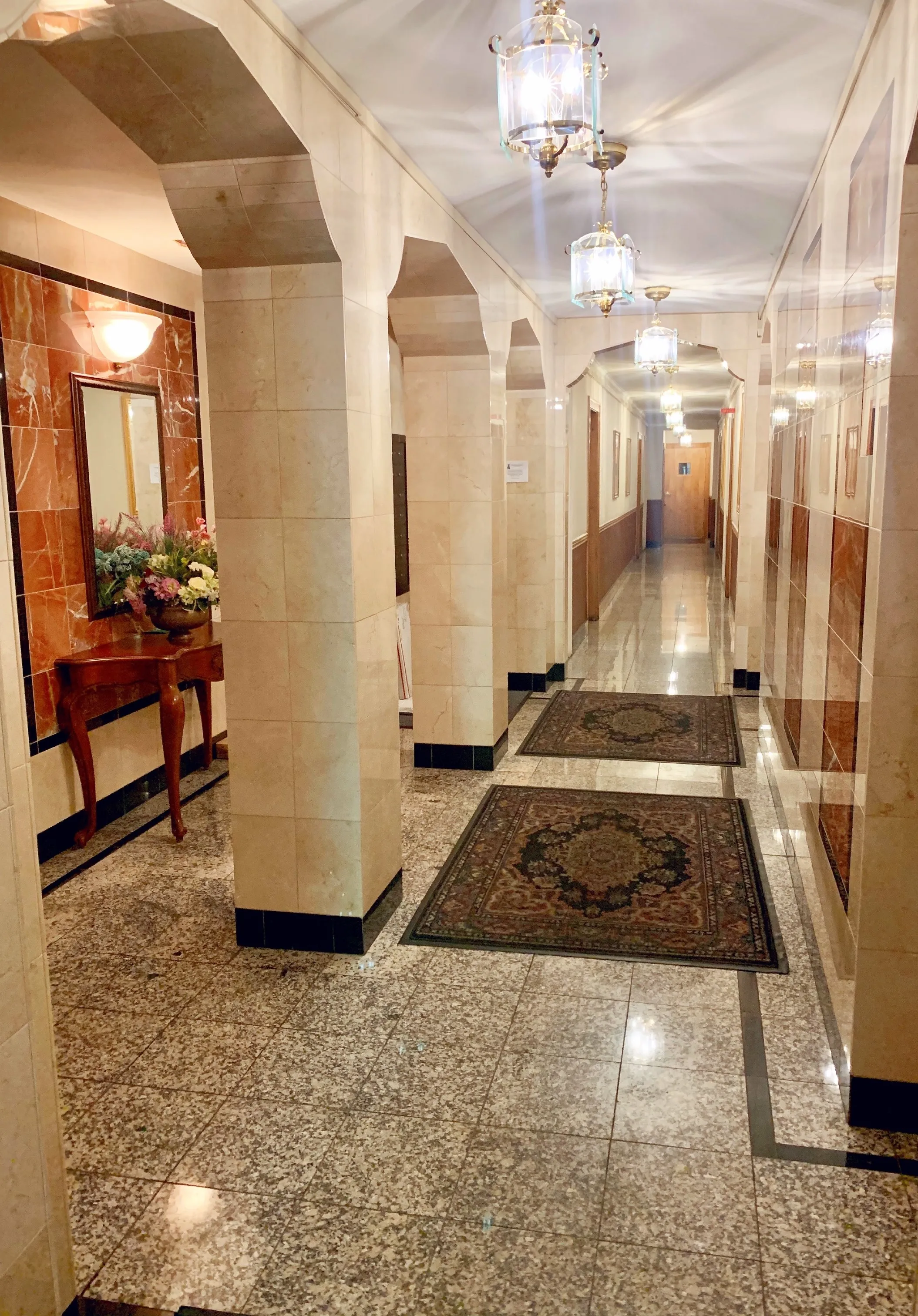 644 West Surf Apartments