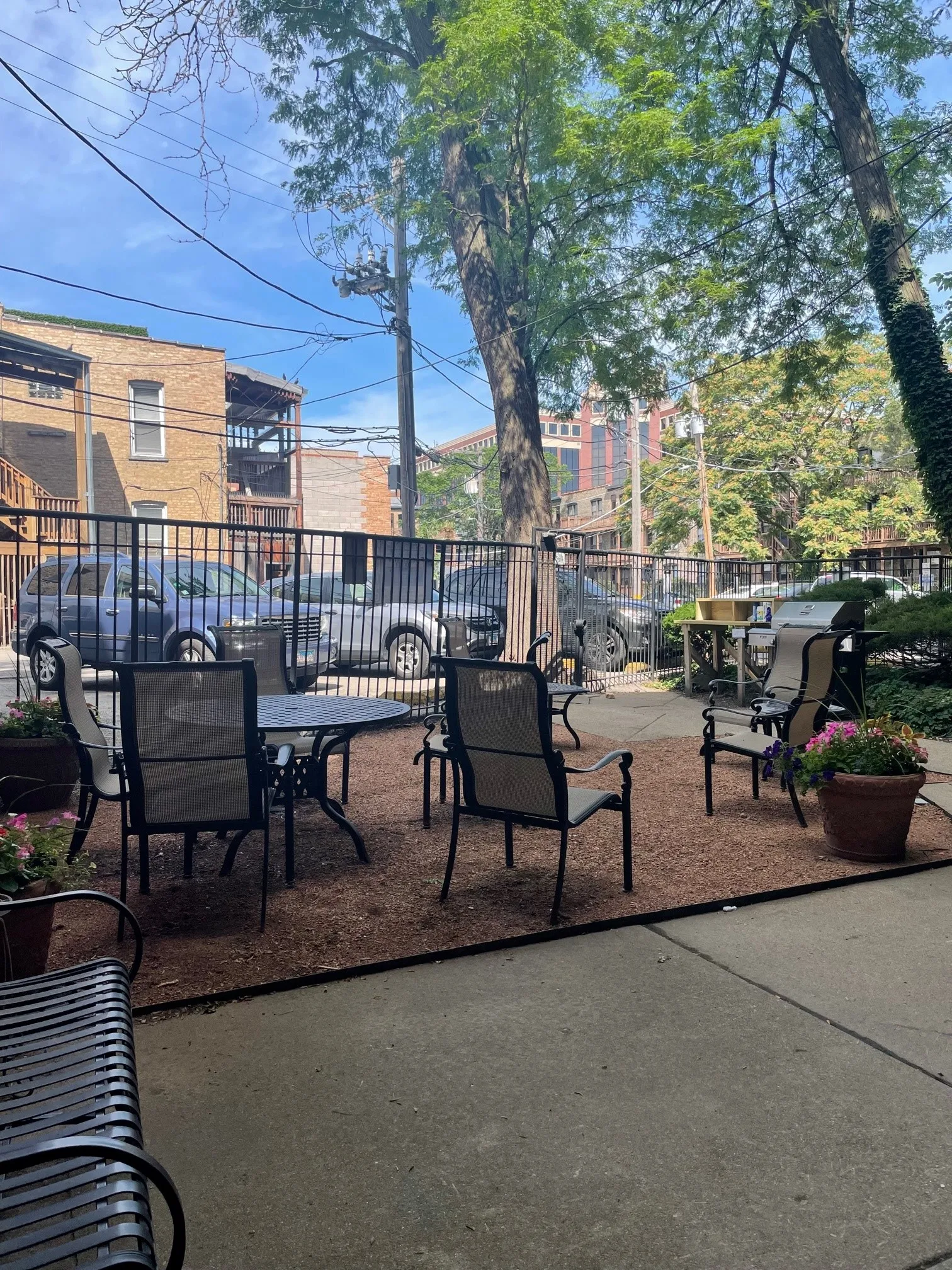 710 West Oakdale Apartments