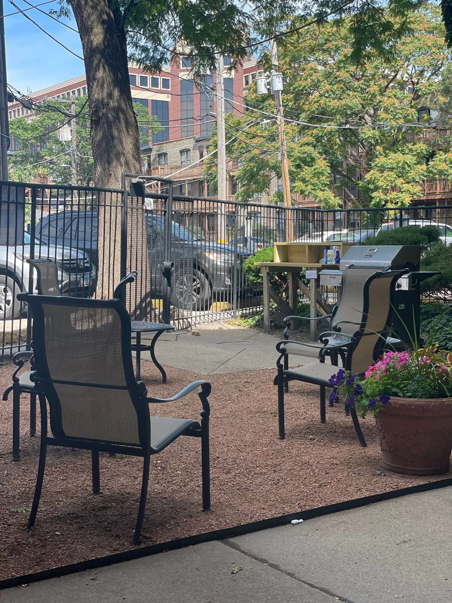 710 West Oakdale Apartments