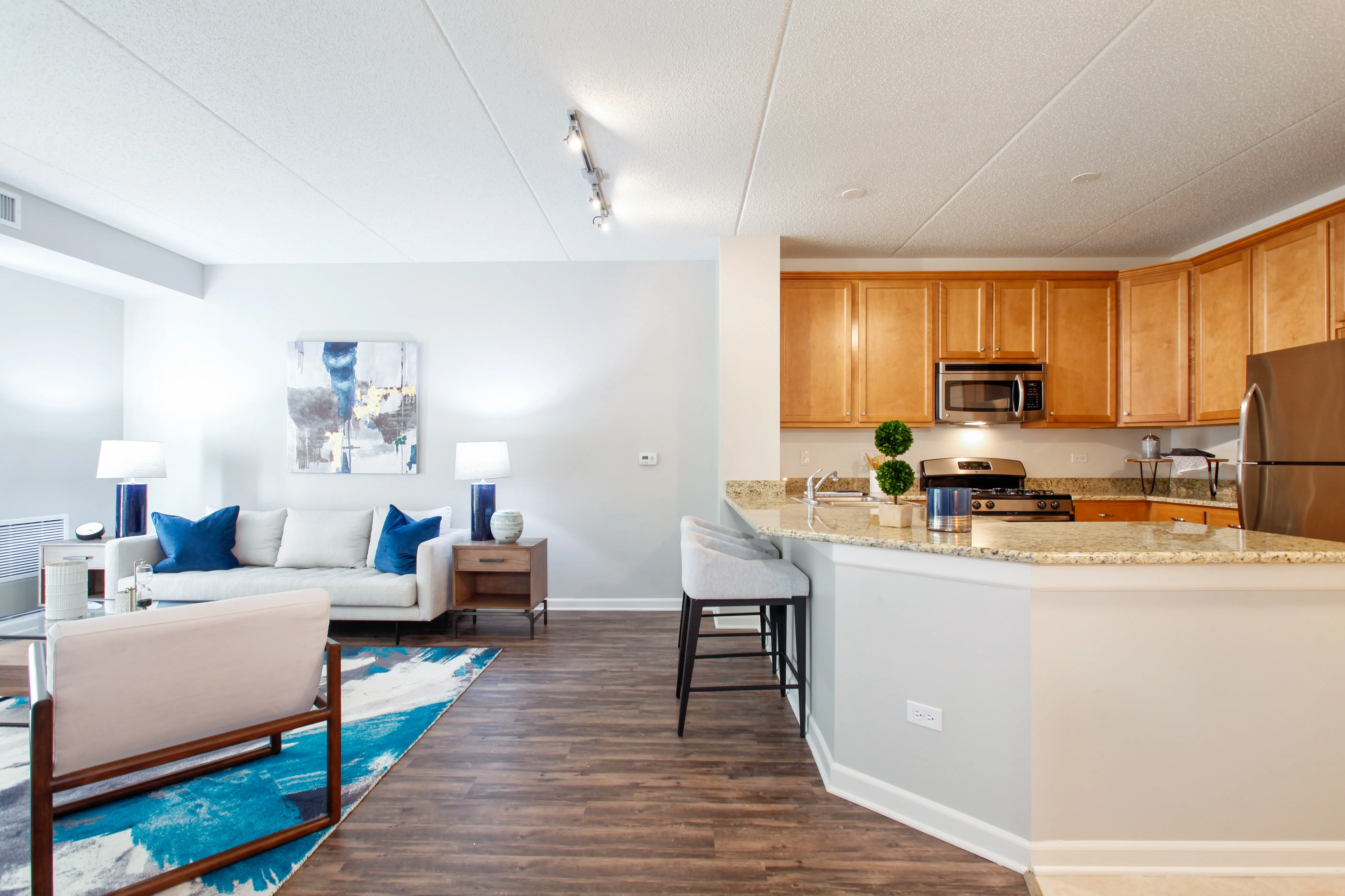 ReNew Downers Grove Apartments