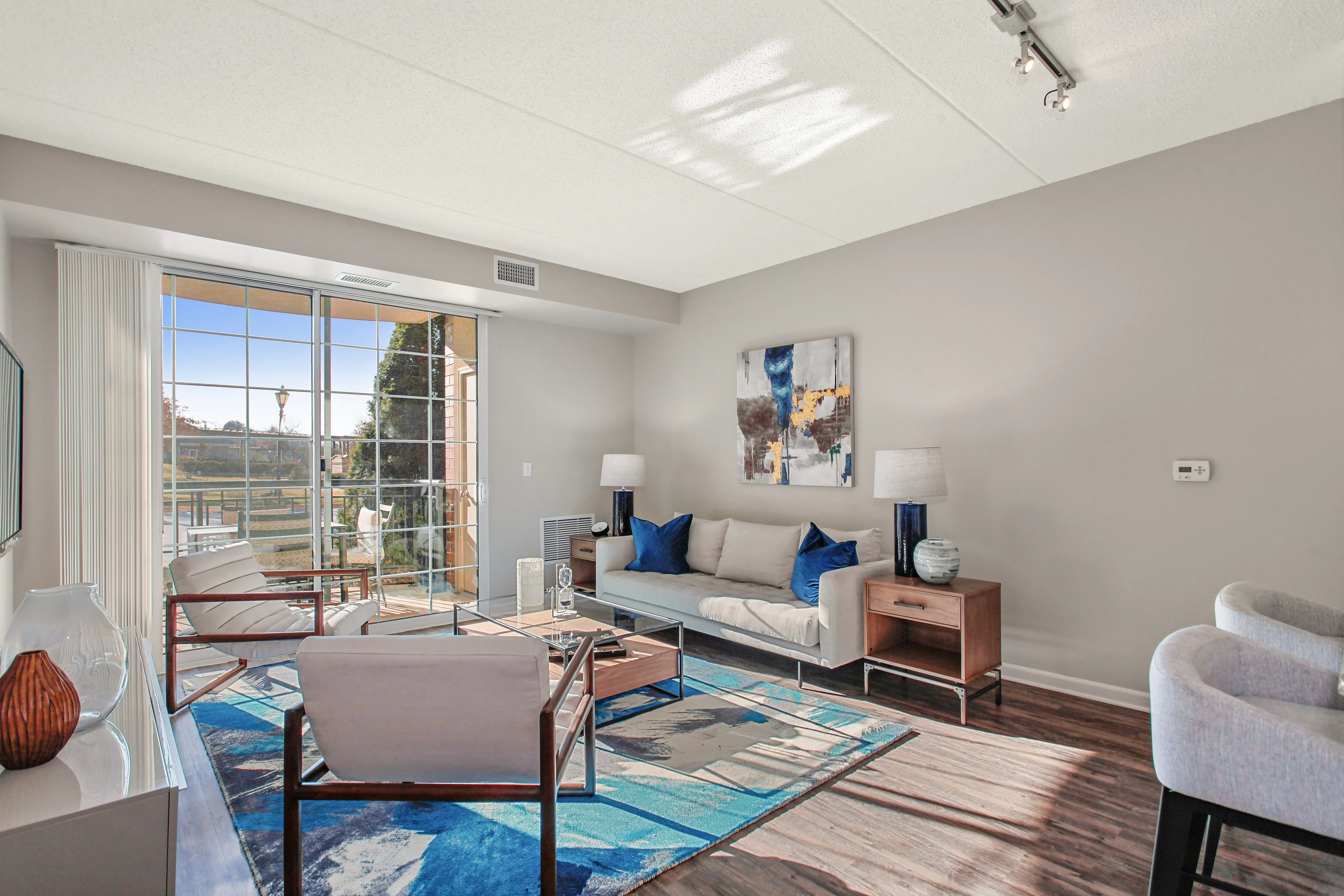 ReNew Downers Grove Apartments