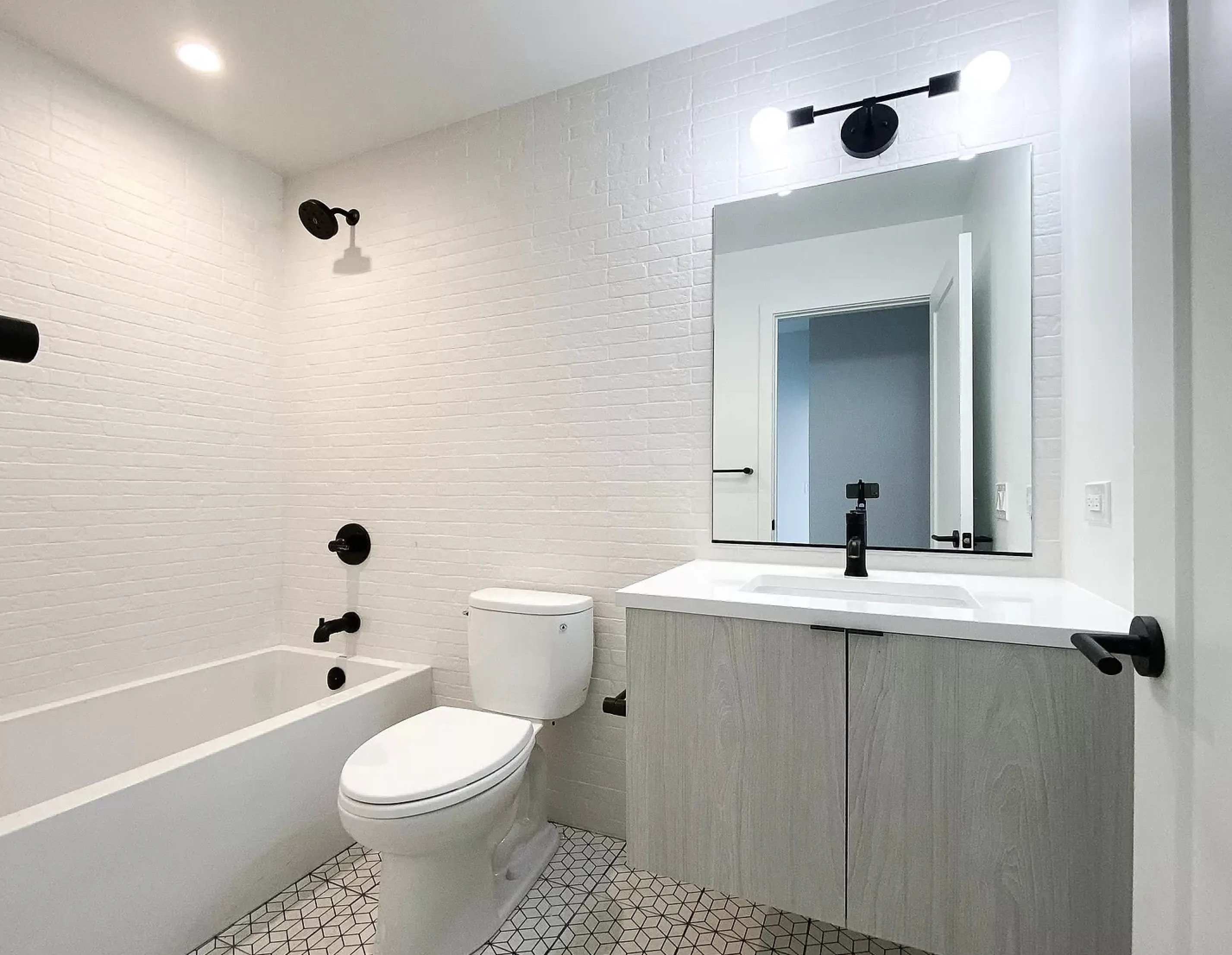 6331 North Wayne Apartments