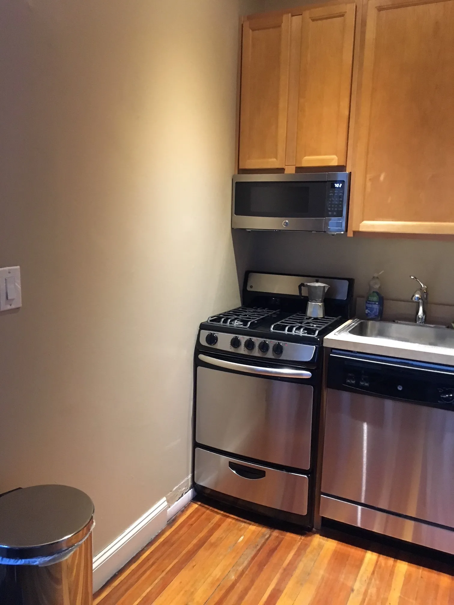 710 West Oakdale Apartments