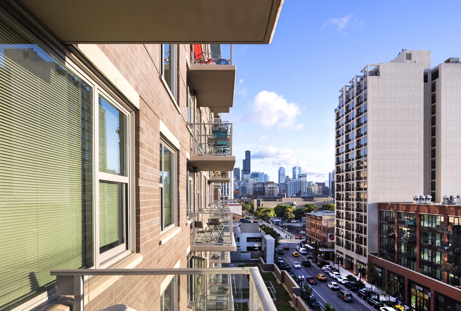 kitchen closeup at 1225 Old Town Apartments in Chicago