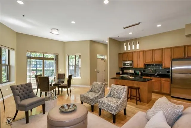 1250 South Indiana Apartments