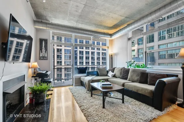 1305 S Michigan Apartments