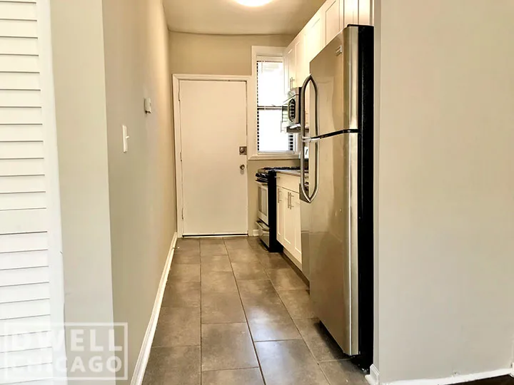 3431 N Elaine Place Apartments