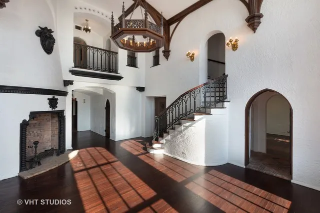 Jackson Tower Apartments