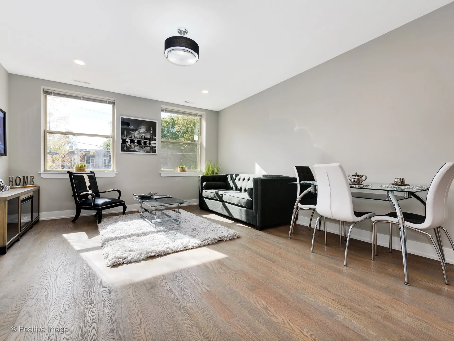 model kitchen apartment at 3570 North Avondale Apartments 