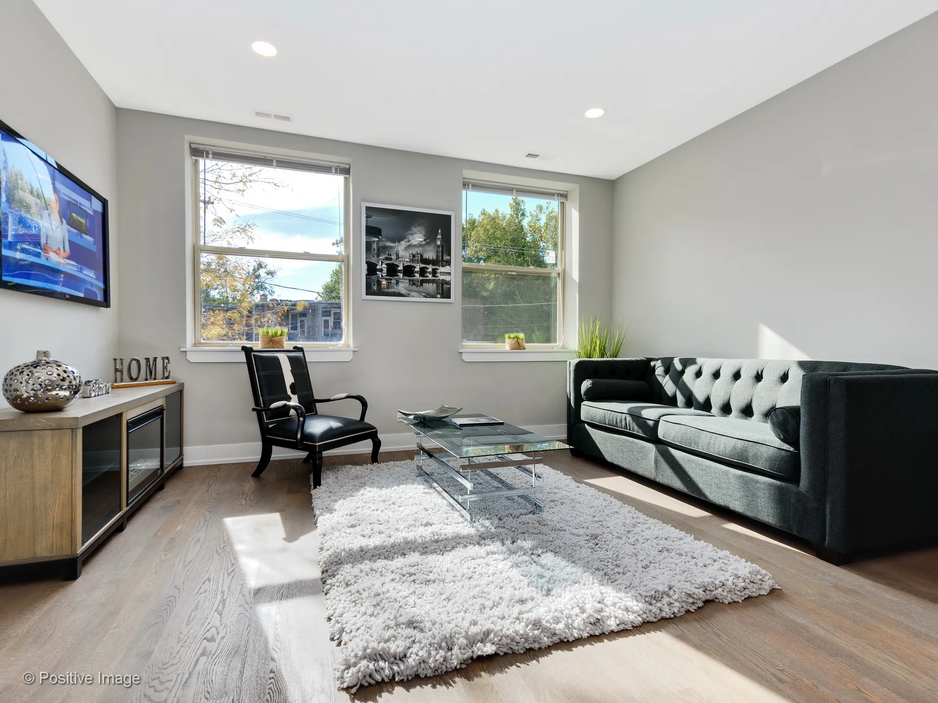 model kitchen apartment at 3570 North Avondale Apartments 