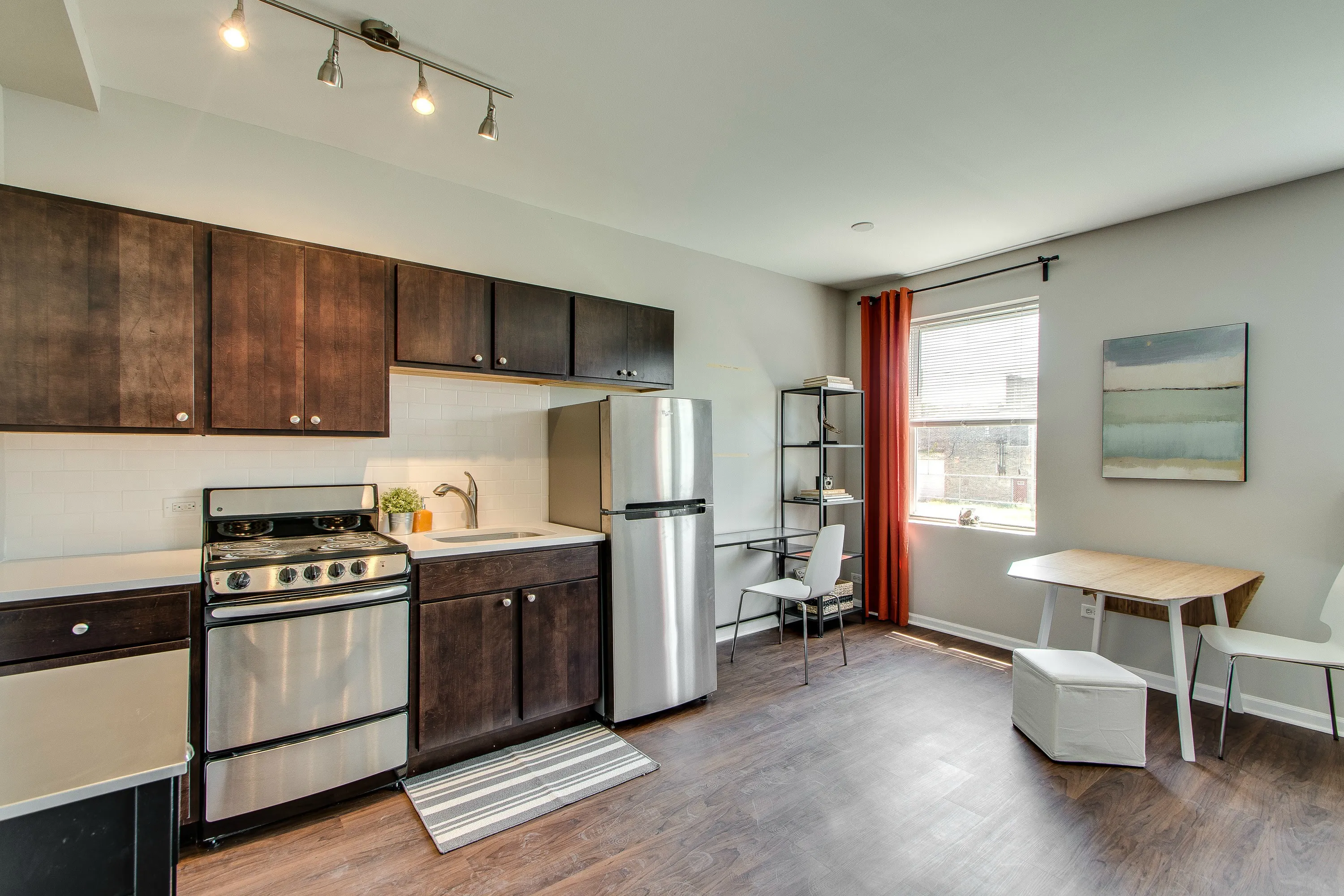 stadard kitchen at 1627 North Humboldt Apartments in Chicago