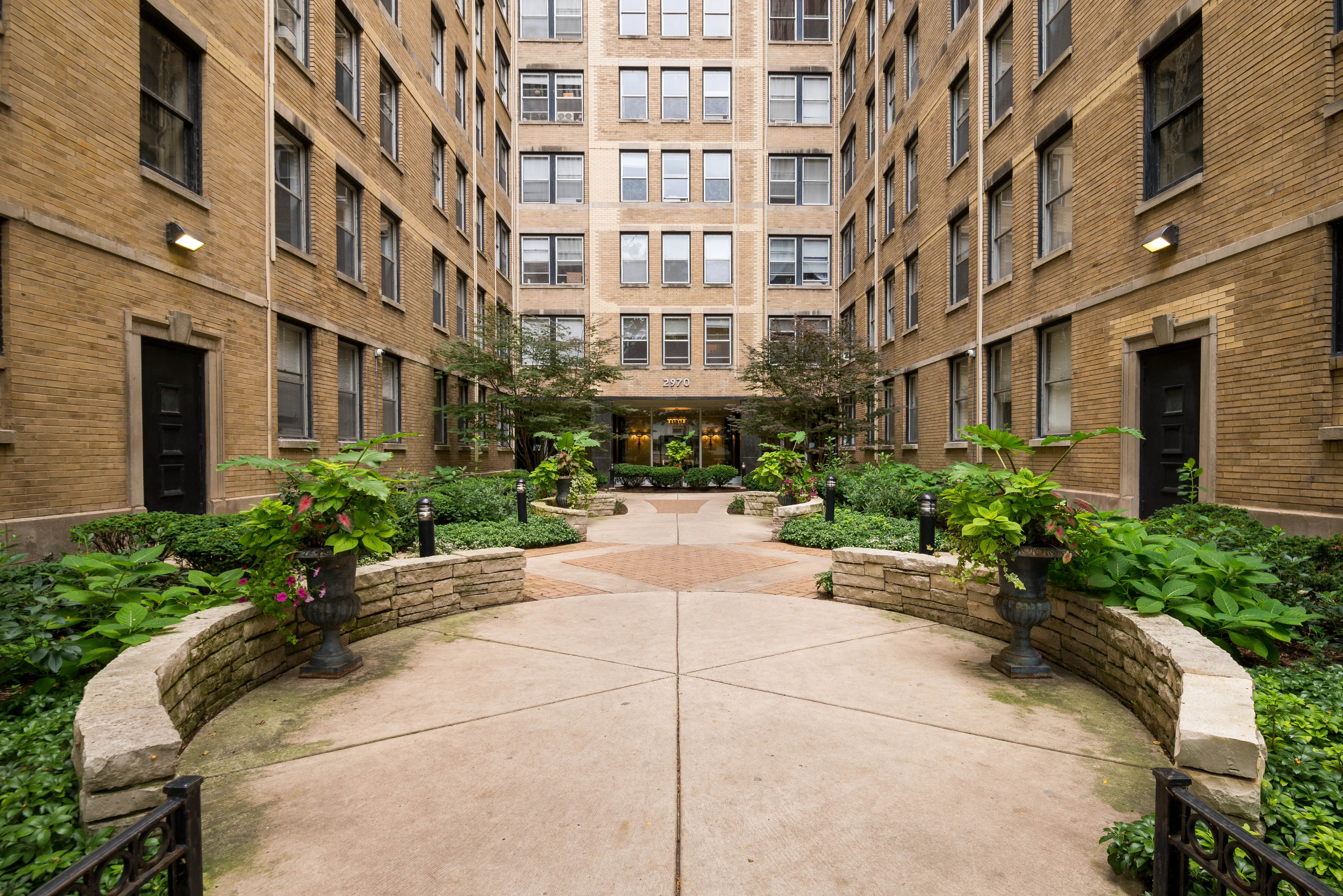 2970 North Sheridan Apartments