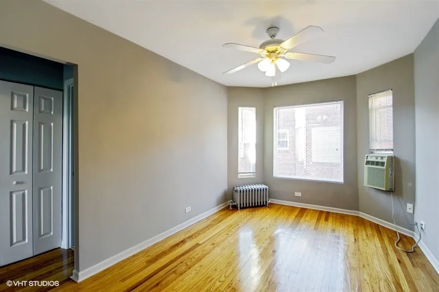 1338 West Argyle Apartments