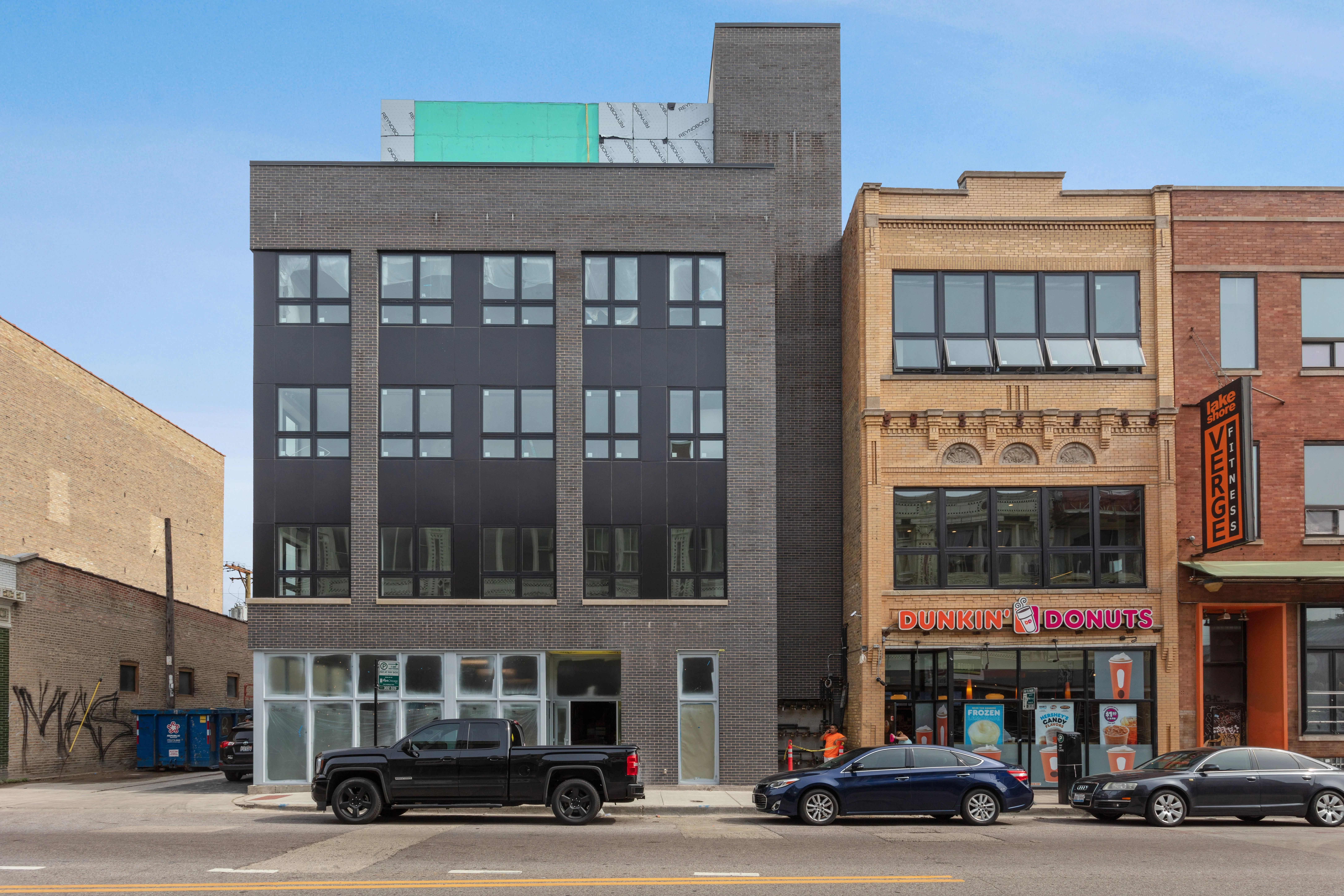 model apartment living room at 1942 W North Apartments