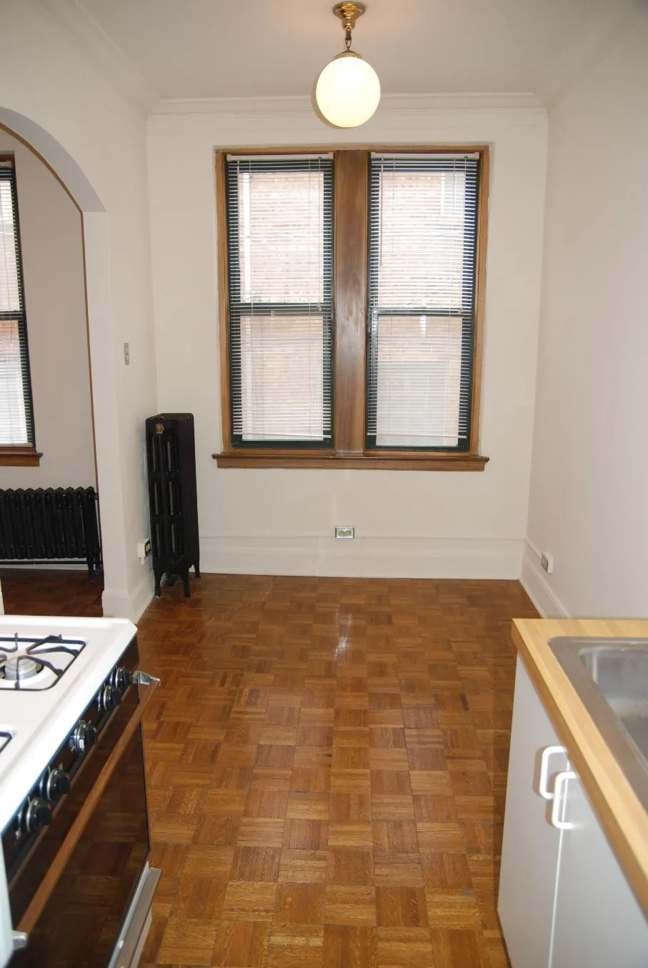 studio/one bedroom dining spce