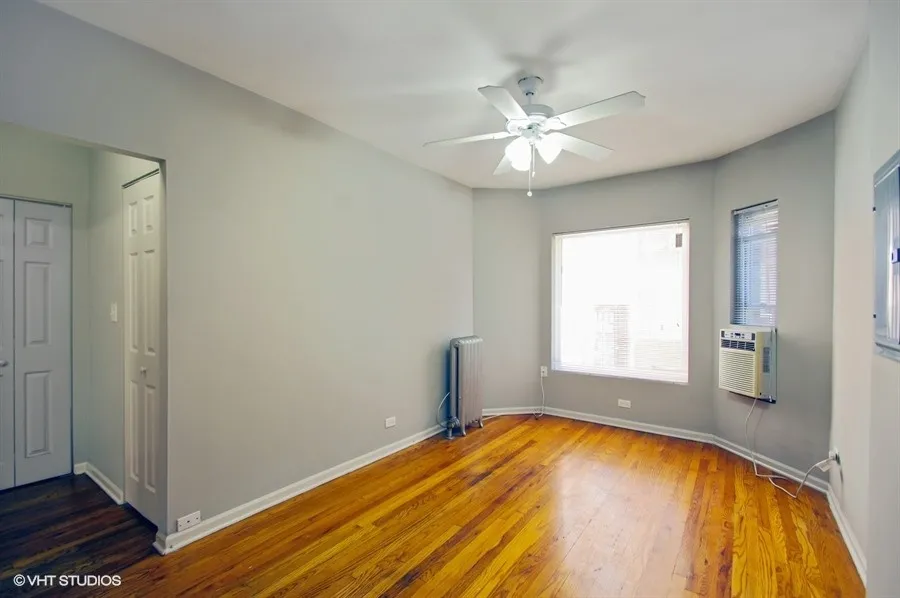 1338 West Argyle Apartments