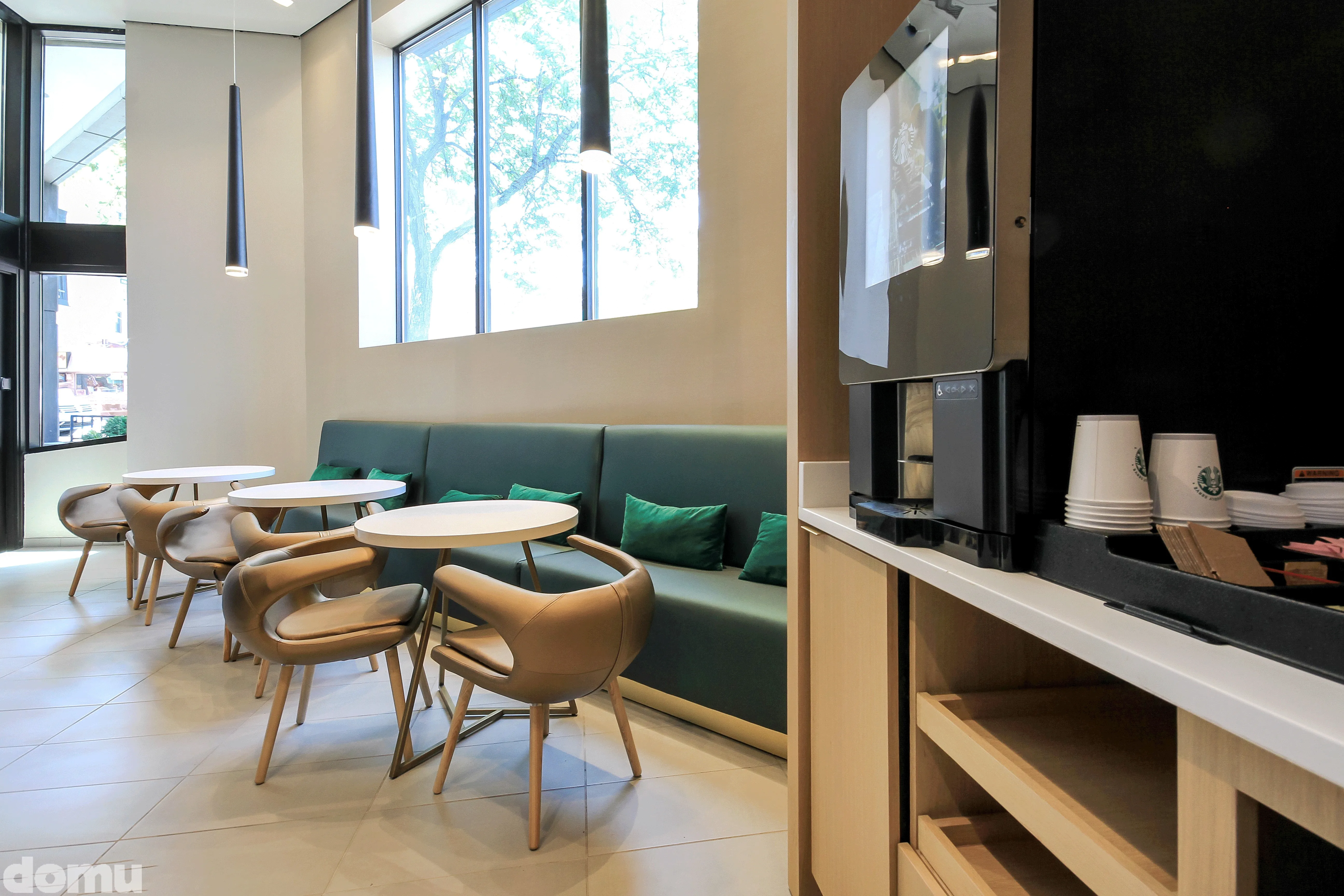 dining room and kitchen at The Kent Apartments in Lincoln Park Chicago