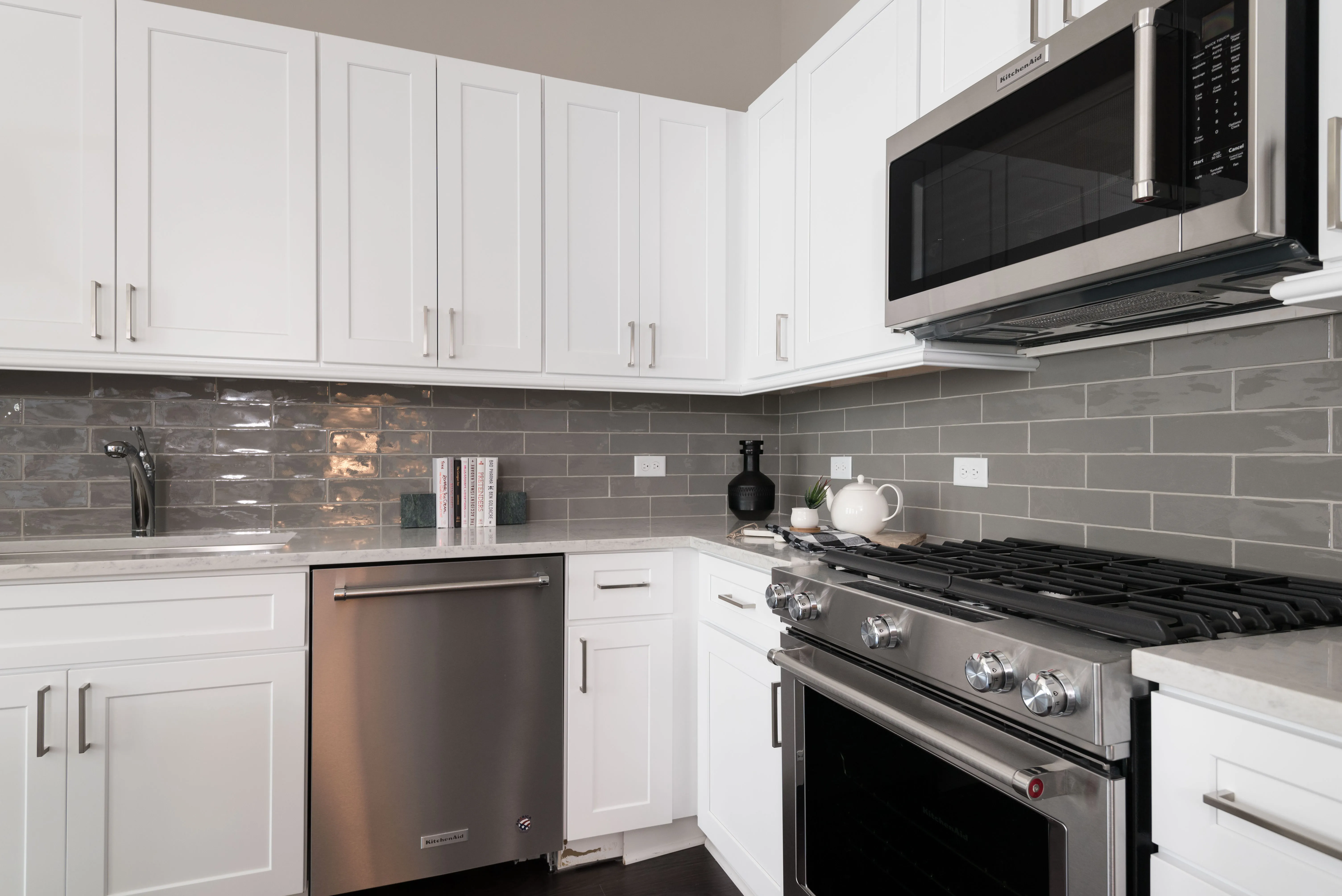 Twenty Fifty Lincoln Park Apartments