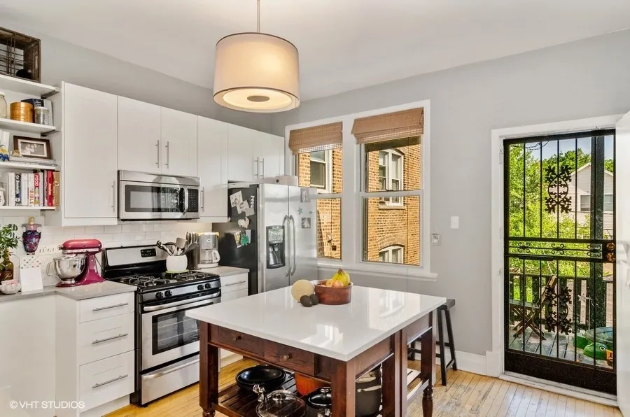 1642 W BRYN MAWR AVE 60660-unit#2-Chicago-IL