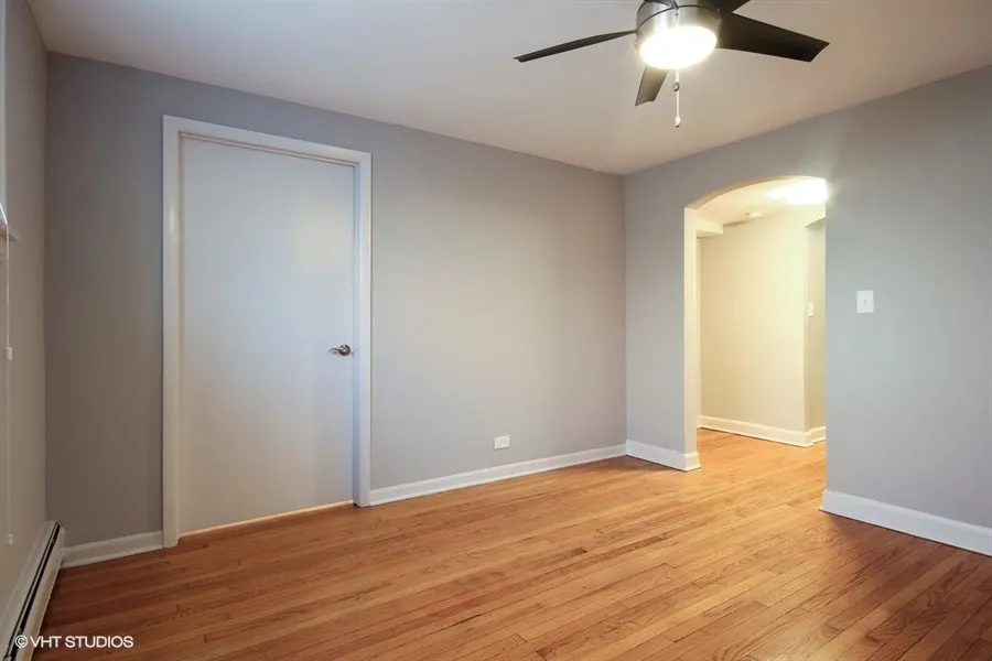 2801 W Logan Apartments