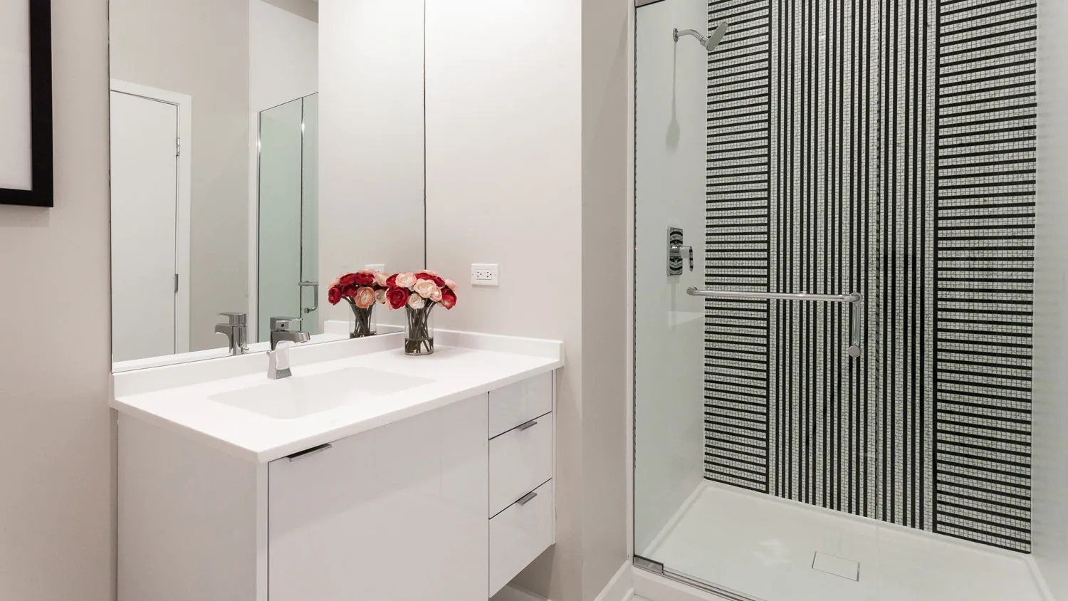 Mode Logan Square Apartments