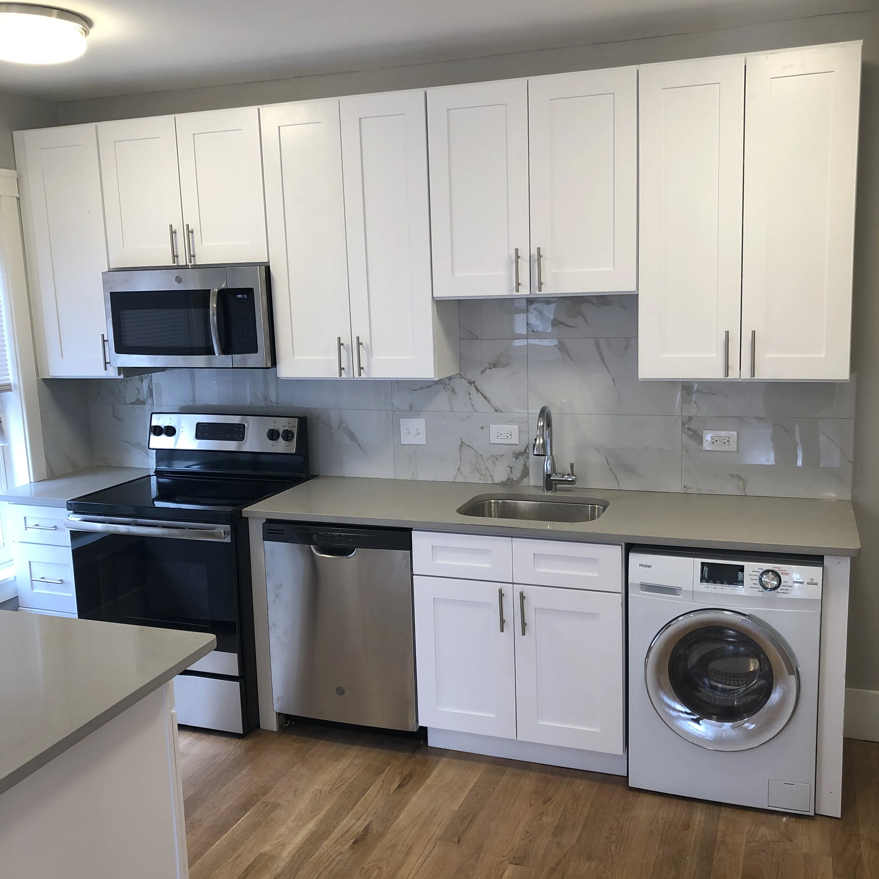 entry courtyard to 4520 North Malden Apartments