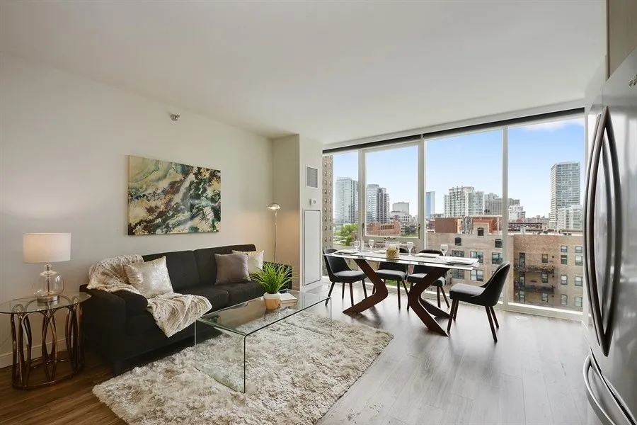 living room at 1407 On Michigan Apartments at 1407 South Michigan Ave